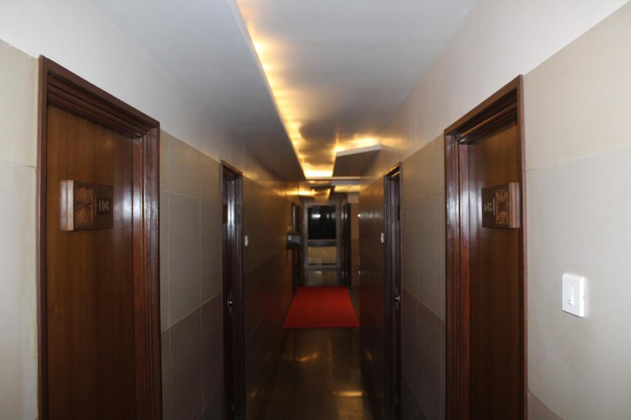 Annai In Saravana Bhavan Fine Stay And Restaurant Velankanni Exteriör bild